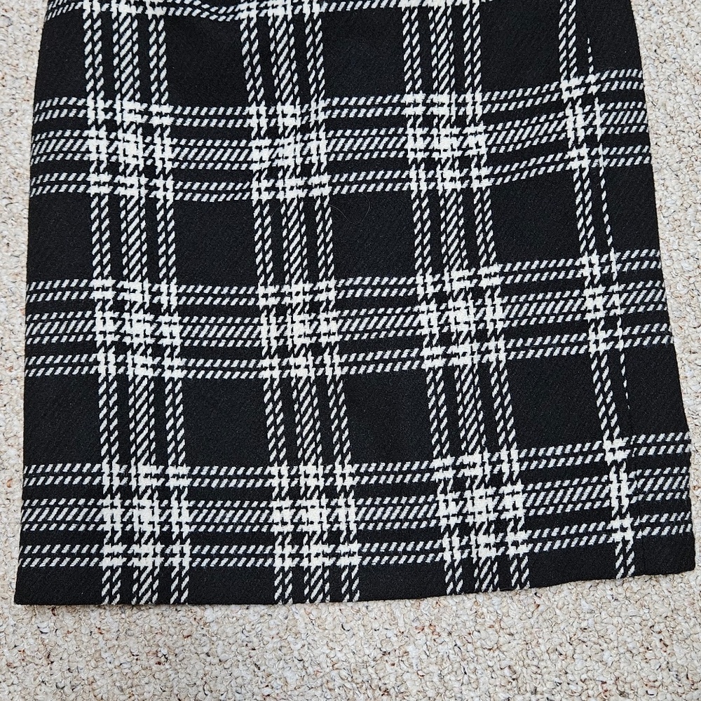 Talbots skirt size 6 black and white plaid